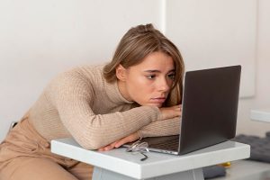 JetTon Games не выводит деньги: что делать игроку